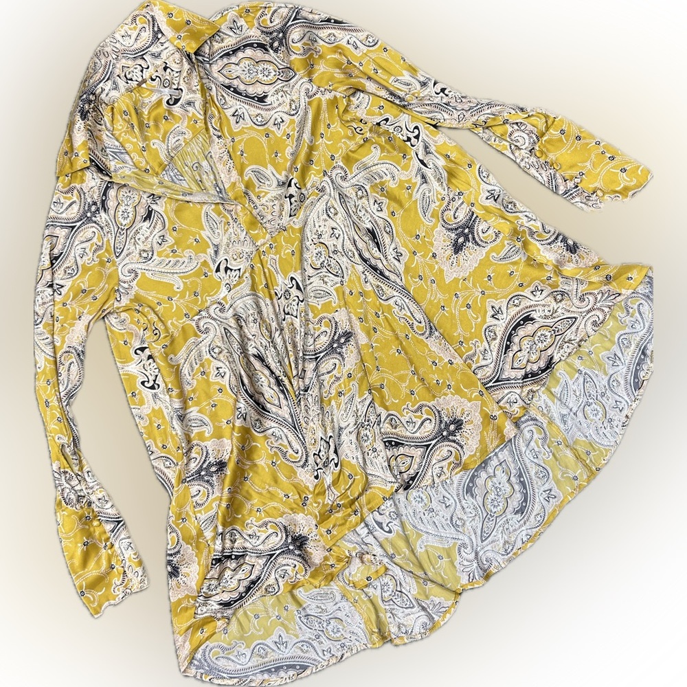 FREE PEOPLE HI-Lo satin tunic size M in saffron bandana print